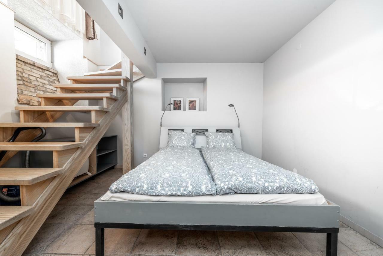 Angel House Vilnius, Dysnosアパートメント エクステリア 写真